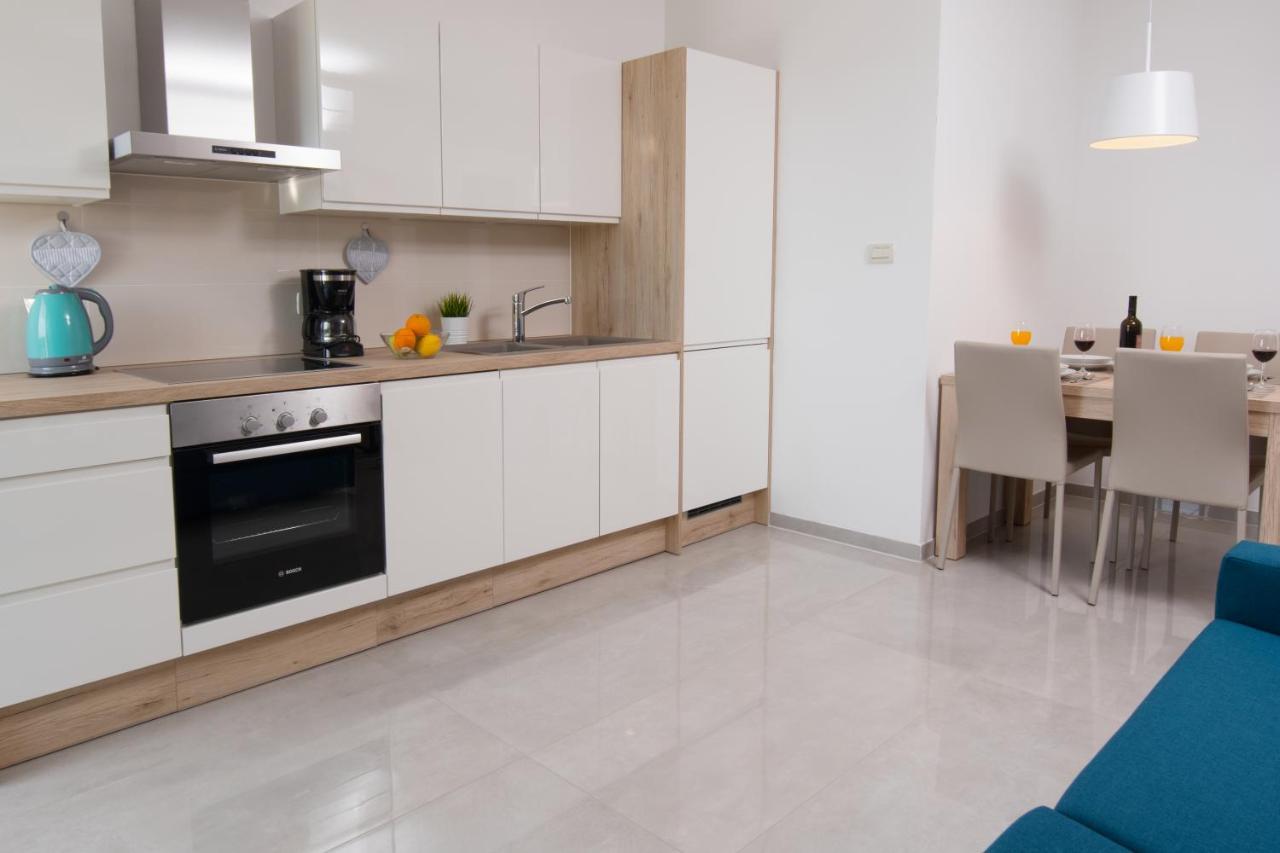 Aparthotel Punta Blu - Pool & Spa Premantura Bagian luar foto