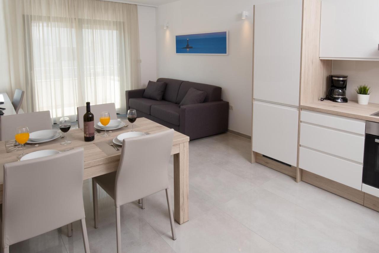 Aparthotel Punta Blu - Pool & Spa Premantura Bagian luar foto