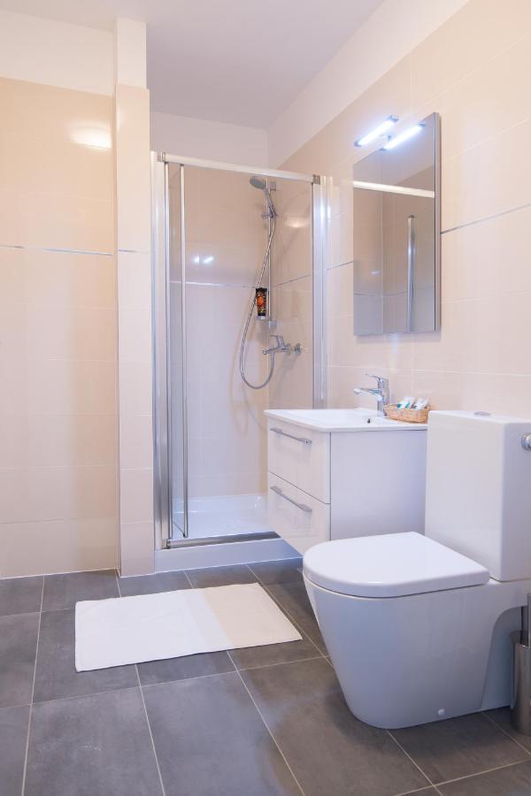 Aparthotel Punta Blu - Pool & Spa Premantura Bagian luar foto