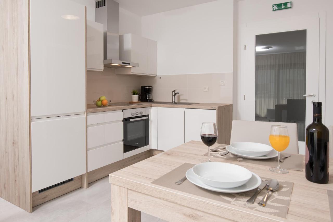 Aparthotel Punta Blu - Pool & Spa Premantura Bagian luar foto