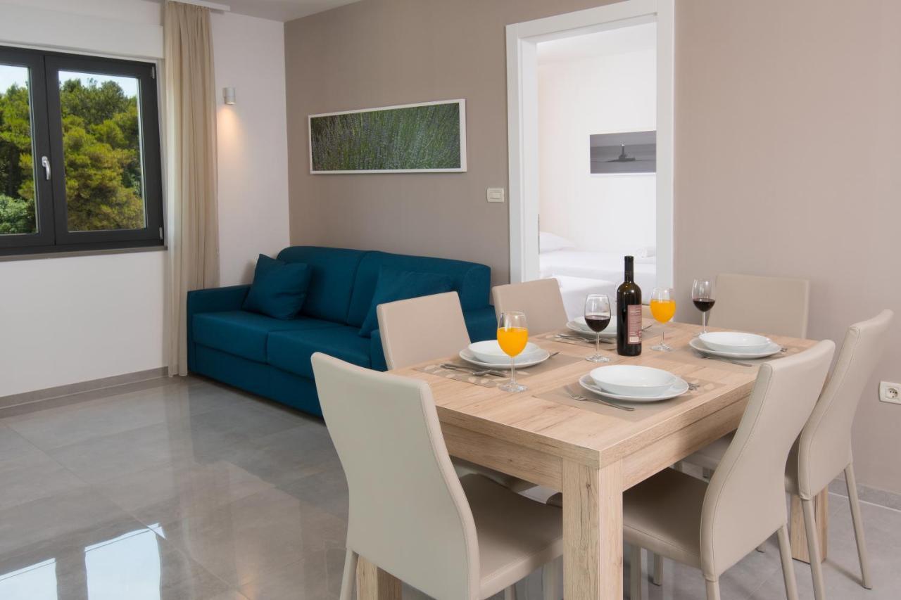 Aparthotel Punta Blu - Pool & Spa Premantura Bagian luar foto