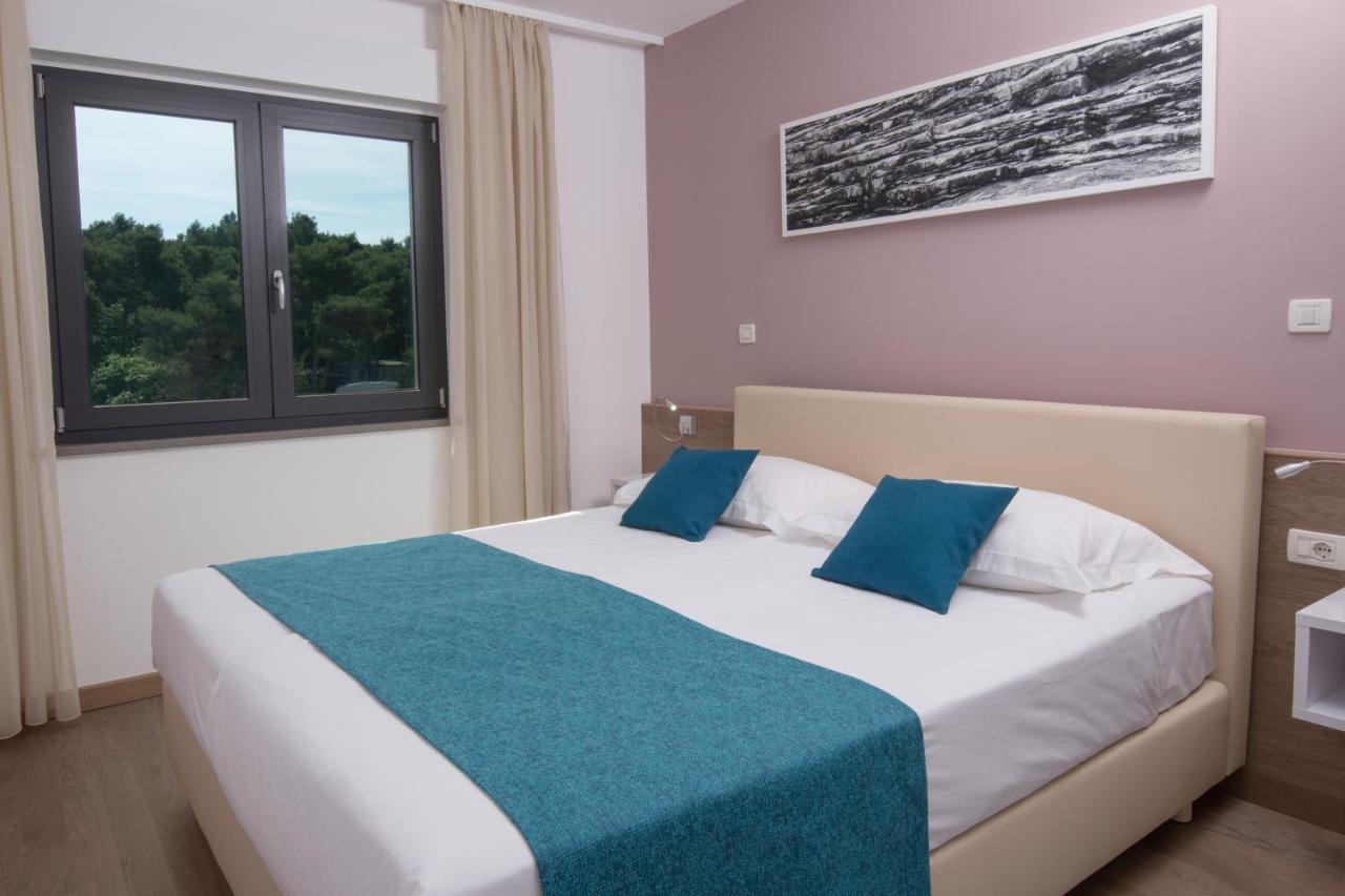 Aparthotel Punta Blu - Pool & Spa Premantura Bagian luar foto